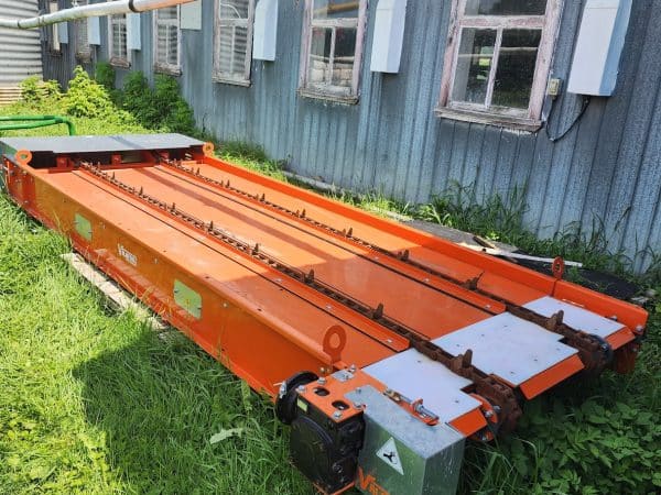Convoyeur Valmétal 10 pi avec moteur et panneau (neuf) - Stock#d6805b