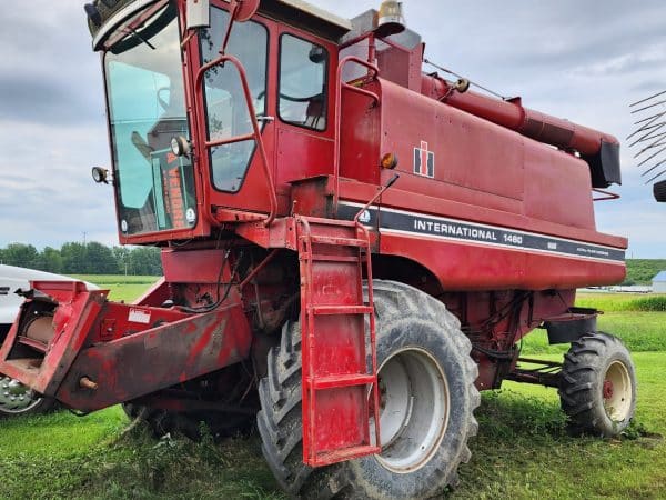 Batteuse International 1460 awd possibilité 6 rg et 2 table à grain - Stock#d6798b