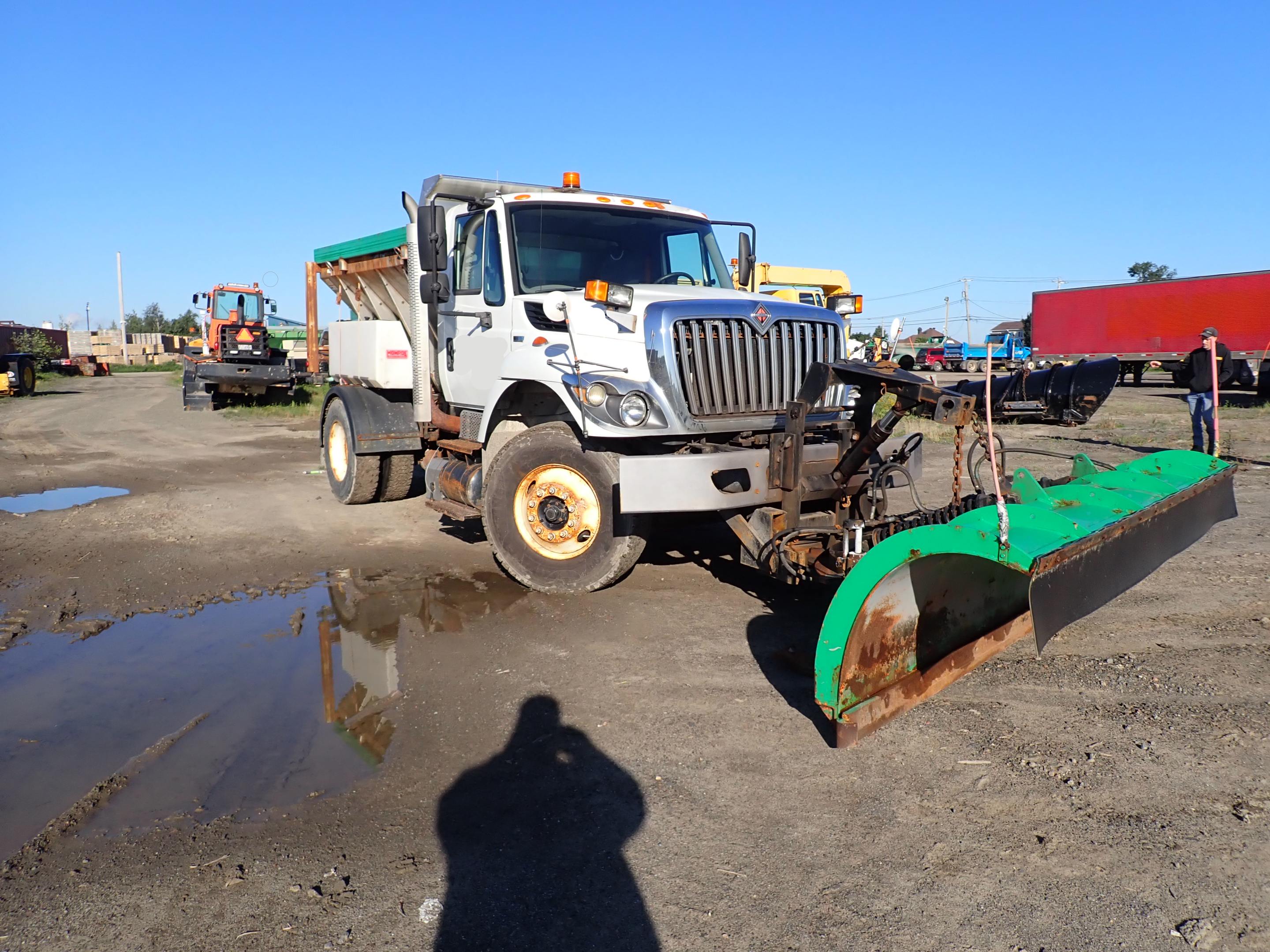 Camion charrue International 7000-110426KM-Année 2012-Stock #S1763A/6917 – Image 2