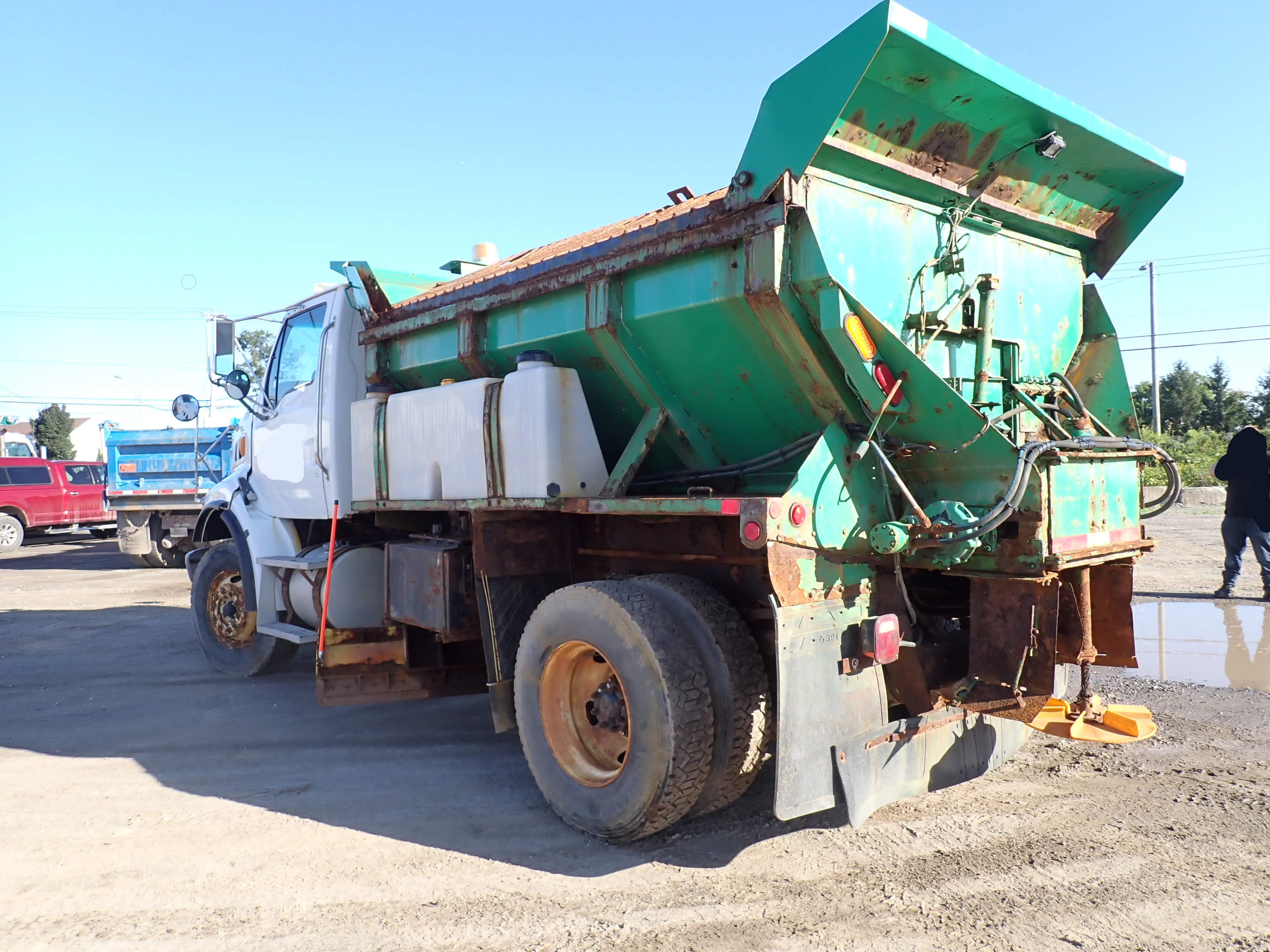 Camion 6 roues charrue Sterling-sans one way et avec grader en-dessous du camion-261769KM-Année 2005-Stock #S1764A/6916 – Image 5