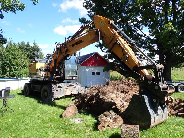 Excavatrice sur roues Hyundai HW180 avec 2 godets réversibles