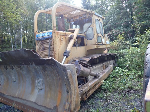 Bulldozer International Dresser TD 25E avec ripper arrière