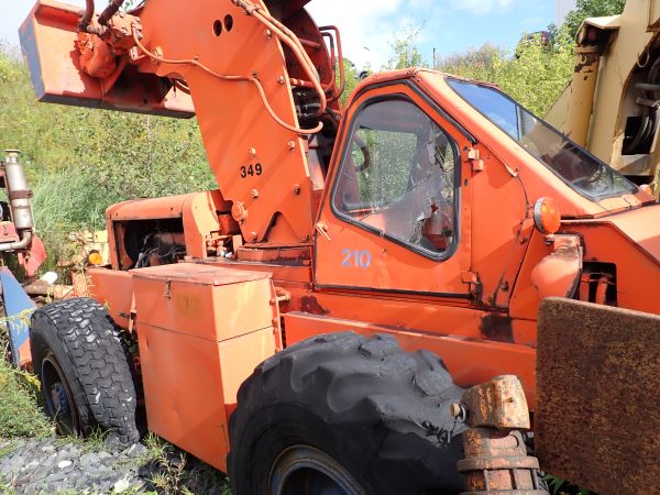Grue Austin-Western 5 tonnes avec moteur au gaz et 4 pattes stabilisatrices