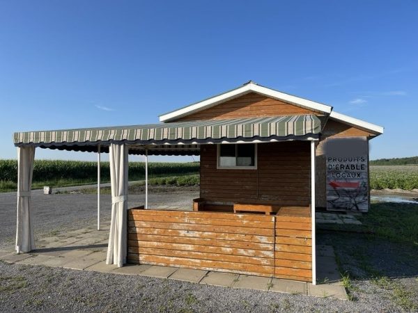 Kiosque avec frigidaire 200 volt - Stock#d6752z