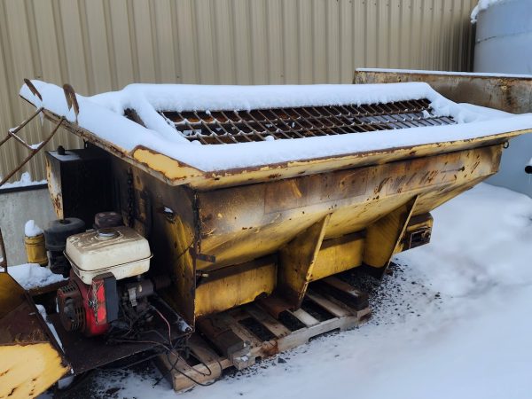 Saleuse pour pick up, moteur Honda - Stock#d7315b