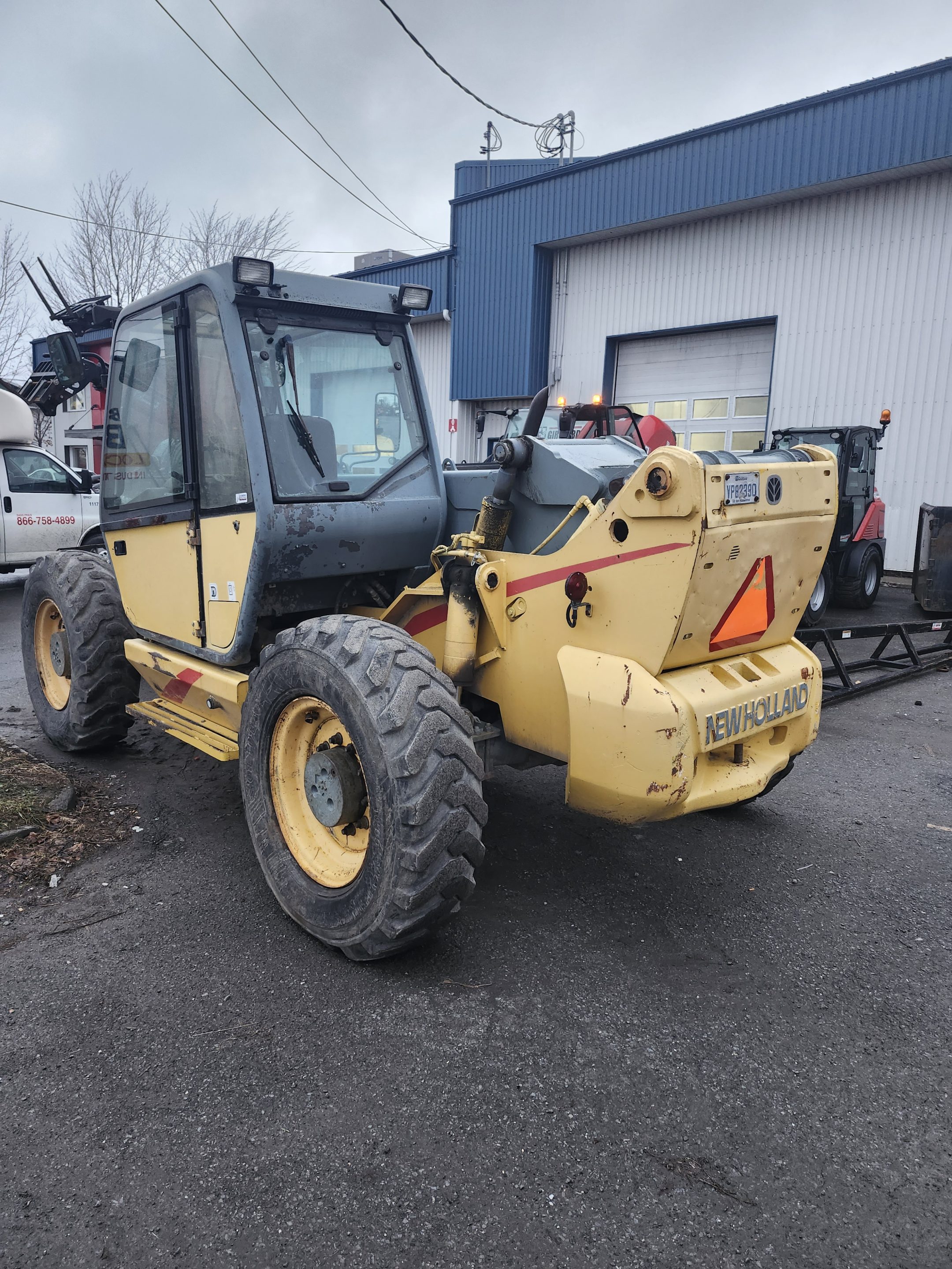 Télescopique Construction-NewHolland-LM850-2000-4196h-Tag2330 – Image 2