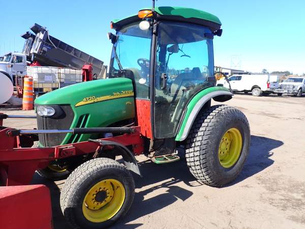 Tracteur John Deere 4720 2006