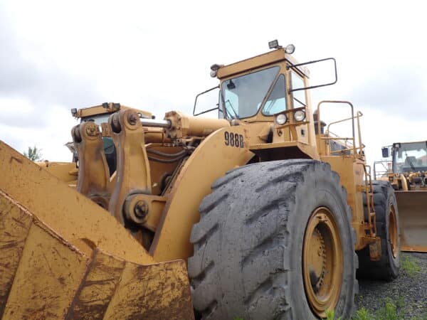 Ensemble de 3 loader Caterpillar 988B avec godet