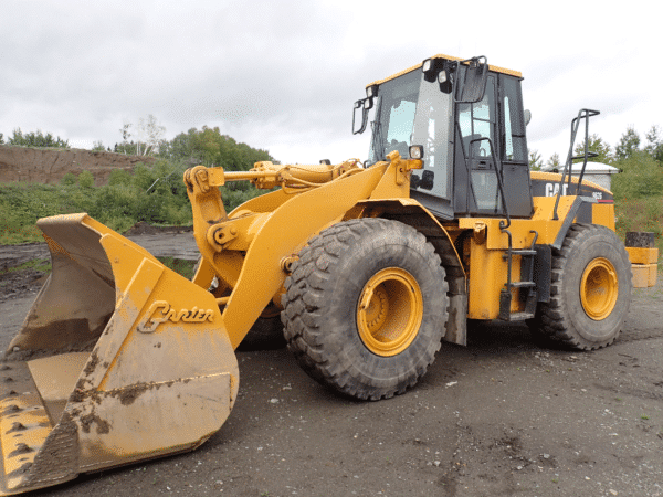 Loader Caterpillar 962G 2003 avec godet