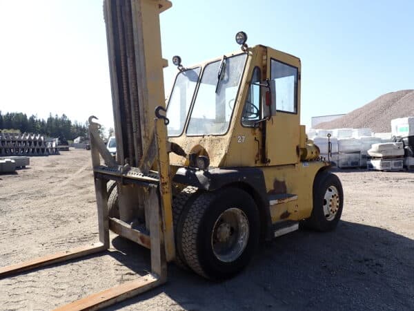 Lift Caterpillar B16 Towmotor 1977