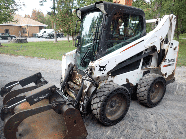 Skidsteer Bobcat S590 2013 avec souffleur SB200