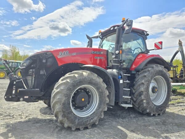 Tracteur Case IH Magnum 340, CVT, tout équipé, 3 pts avant - Année:2021 - 360 hrs - Stock#6173h