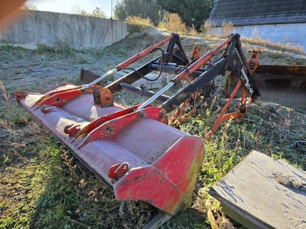 Loader Lessard plus valves et godet-Stock#d8585c
