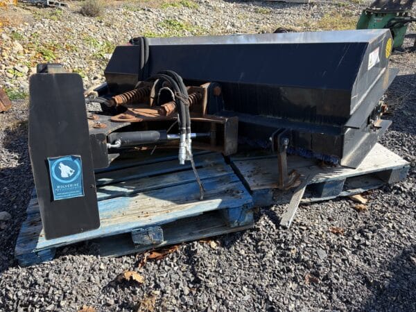 Balais hydraulique 6pi avec attache-stock#1105/E8632J