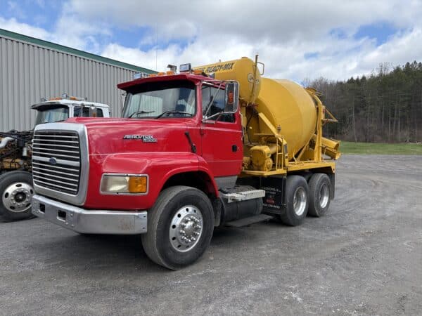 Ford Aeromax L-9000 truck with concrete mixer year-1985-km211,250Stock#