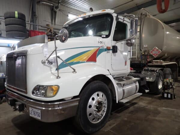 Camion 10 roues day cab International 9400i 2006