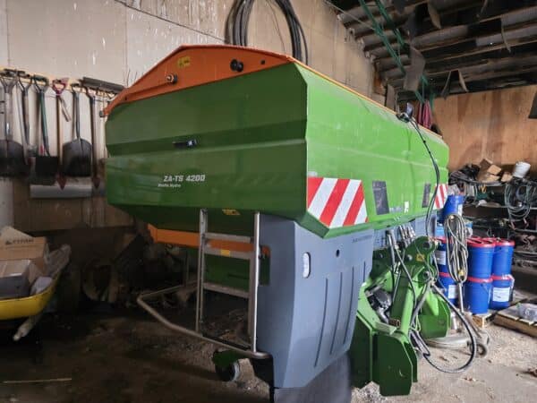Épandeur engrais solide Amazon  ZA-TS 4200 - Année:2024 (épandu 30 ton) - Stock#d8872u