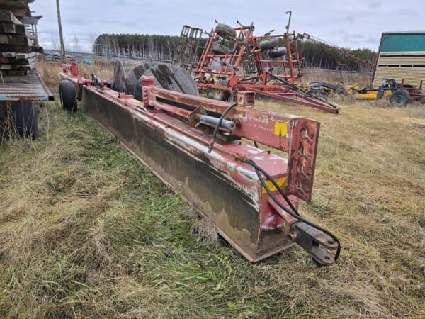 Lame niveleuse Machineire HL  type sol 36 pi, carcan et relevable hydraulique - Stock#d8872l