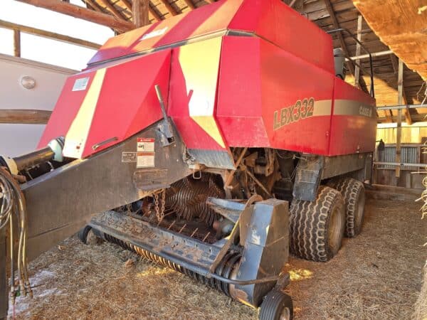 Presse à balle carrée Case ih LBX332, rotocut (fait 55000 balles) - Année: 2007 - Stock#d8935a