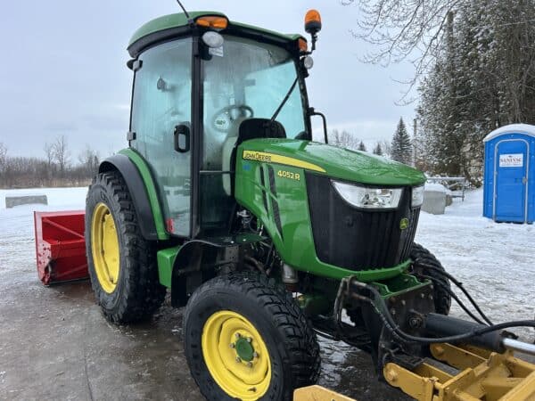Tracteur John Deere 4052R Année:2023 -297 heures Stock#P1281/8919c
