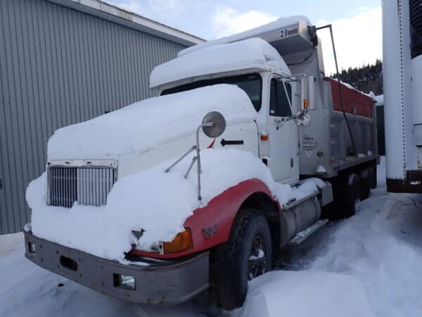 Camion 10 roues dompeur International 9400 Eagle 1995