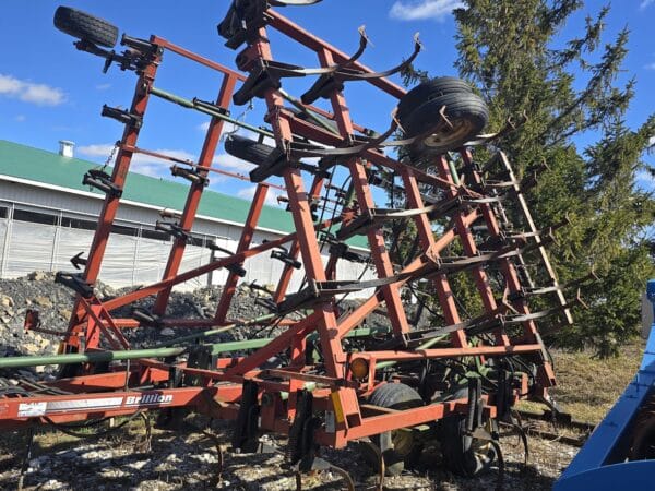 Cultivateur Brillon 28 pi avec niveleuse hydraulique - Stock#d9332c