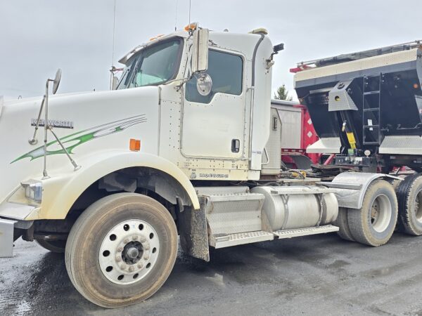 Camion day Cab Kenworth T800 Cummins 15 l - Année:2006 - 1669000km - Stock#d9470a