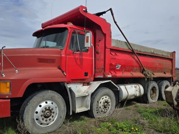 Dompeur 12 roues Mack fonctionnel non inspecté frame brisé - Année:1997- 1162453km - Stock#d9470g