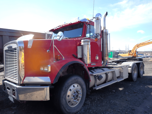 Camion 10 roues day cab Freightliner FLD120 2007
