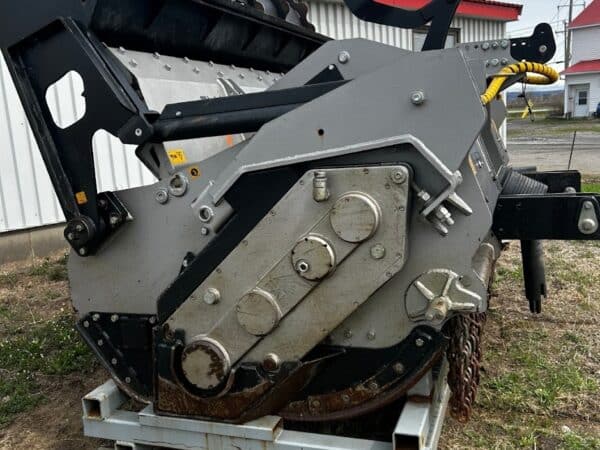 Broyeur FAE 250 102 po de large-Année:2022 très peu utilisé-Stock#d9494a
