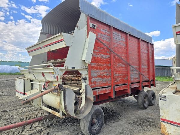 Boite ensilage Dion dessous 6 roues  Normand  - Stock#d9566b