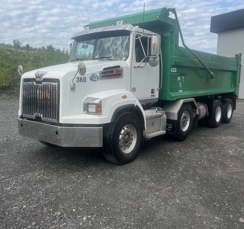 Camion 12 roues dompeur Western Star 4700 2019 automatique