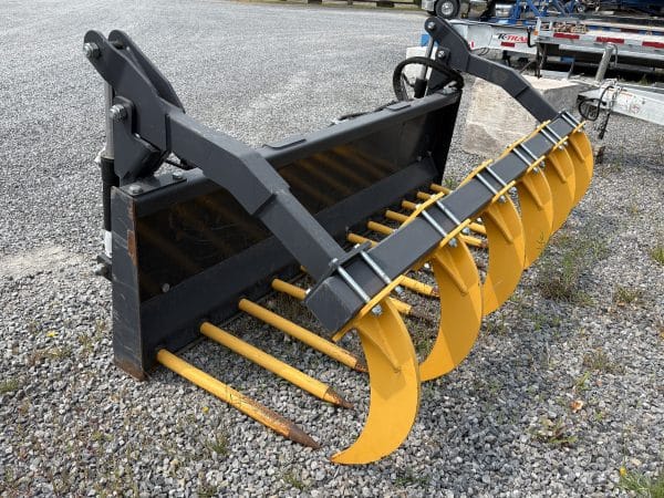 Fourche à fumier avec grappins 96po Cotech FFG-96 avec attache skidsteer-très peu utilisé-Stock#E1165F/9124