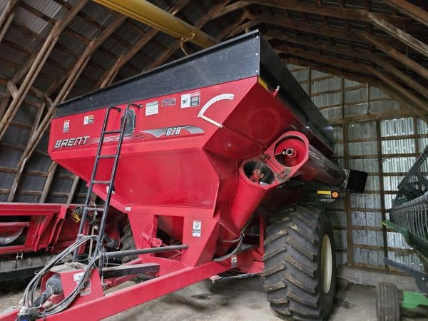 Grain Cart Brent GT678 chute hydraulique  - Année: 2013 (acheté neuf 2015 environ 400 ton annuelle) - Stock#d10126b