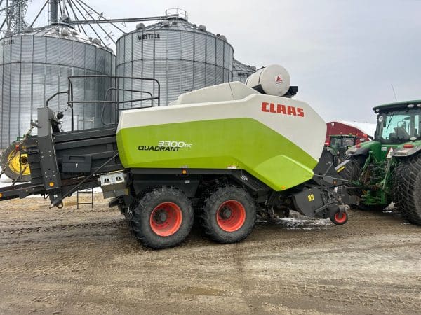 Presse à grosse balle carrée 3x4 CLAAS Quadrant  3300RC, graisseur automatique - Année:2014 - 20052 balles - Stock#d8229a1