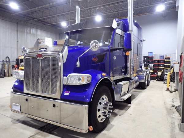 Camion 10 roues couchette Peterbilt 567 2022