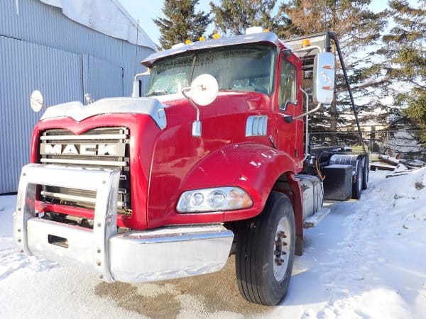 Camion 10 roues roll-off Mack GU813 2013