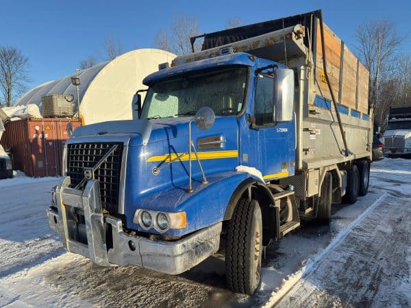 Camion dompeur 12 roues Volvo Automatique 2013 -380000 - Stock#P1378/9914c