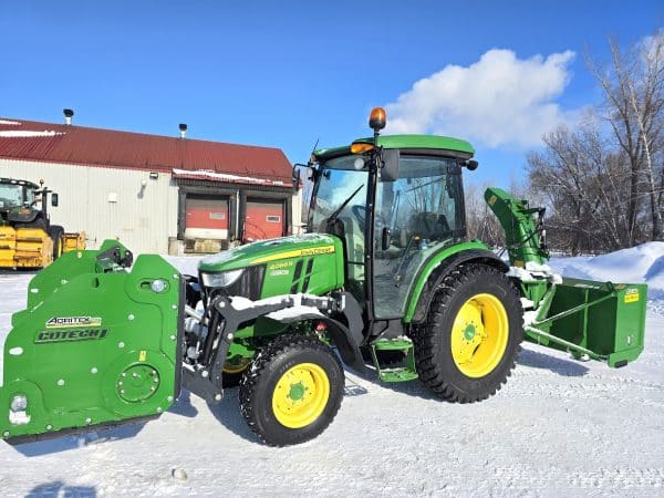 Tracteur John Deere 4066r ensemble gratte cotech 6/10 et souffleur AgriMetal 2686 - Année:2020 - 730hrs - Stock#d10532a