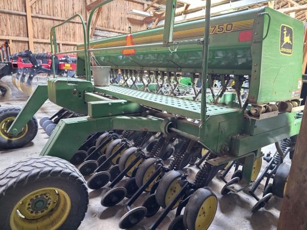 Semoir John Deere 750 semis direct 15 pi au 7.5 po, balance, marqueur, moniteur - Stock#d9805b