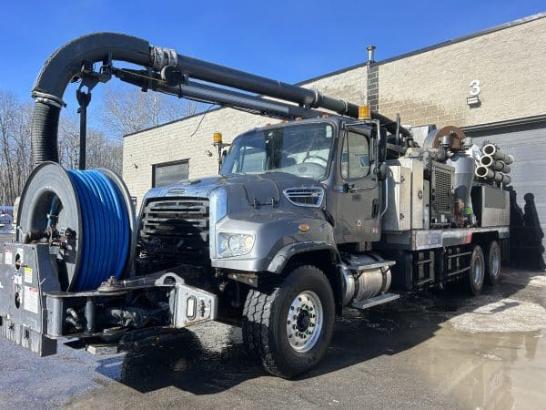 Camion Excavateur Vacuum combo hydro Freightliner Année:2017 -107177 km -Stock#1476/10601a
