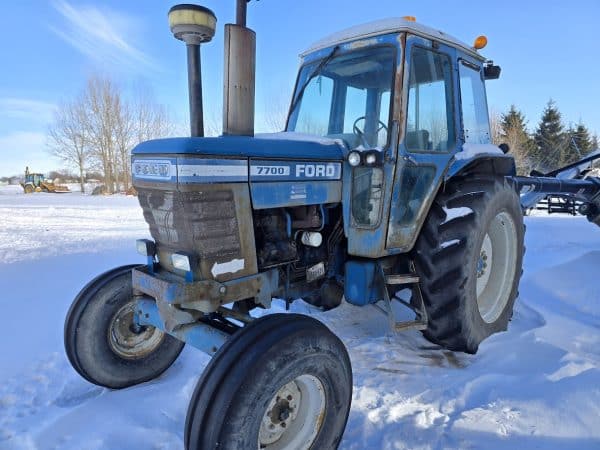 Tracteur Ford 7700 cabine - 7900hrs - Stock#d10650i