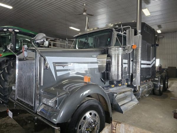 Camion couchette Kenworth W900L moteur Caterpillar 3406E refait à neuf avec pièces Tromon - Année: 1997- 1300000 km - Stock#d10028c
