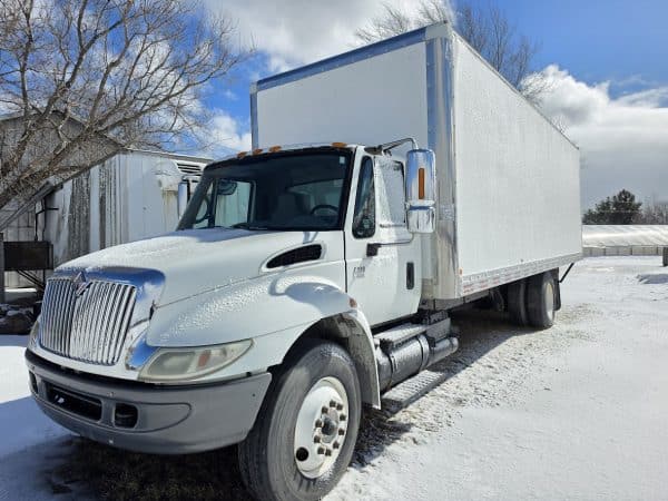 Camion Cube International 40S  boite 25 pi /100po - Année:2003-328000km - Stock#d10762a