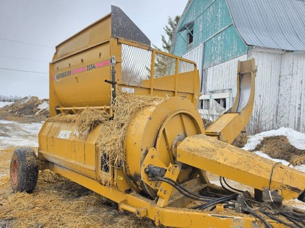 Hache-Paille Haybuster 2554 avec chute - Stock#d10580b
