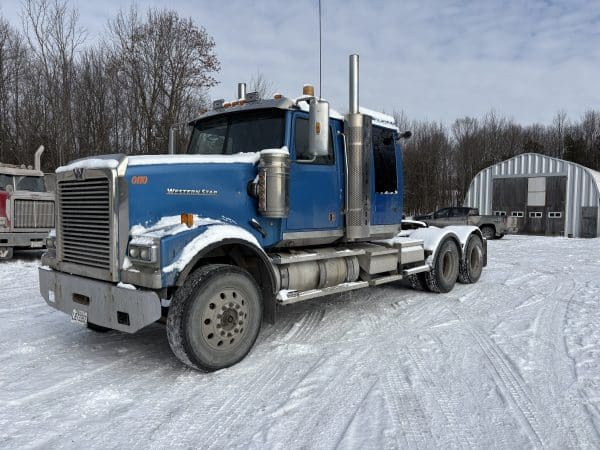 Western Star 4900SF Sleeper 10-Wheel Truck with Wet Kit, DD15 Engine, 18-Speed Transmission - Year: 2010 - 615,000 miles - Stock# E1253A/10674