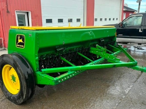 Semoir John Deere 8300 12 pi au 6 po - Stock#d10678e