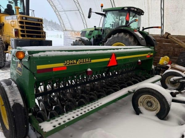 Semoir John Deere 450 13 pi au 6 po , boite mil, disque 200 acres - Stock#d10778a