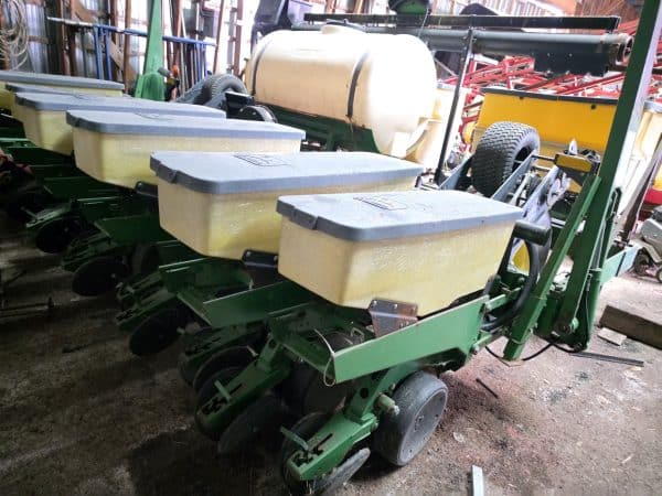 Planteur John Deere 1780 6/11 rang semi direct , vis d'engrais, pompe pto-Stock#d10844a