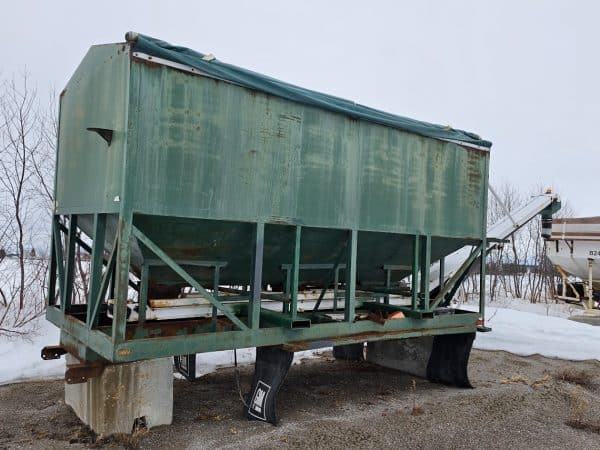 Boîte d'engrais de 16 pi, 3 sections avec convoyeur - Stock#d9880e